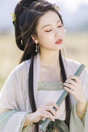 女教师在电车被痴汉侵犯