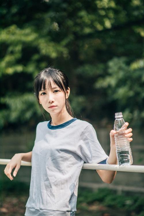 初音未来扒内裤胸罩无遮挡