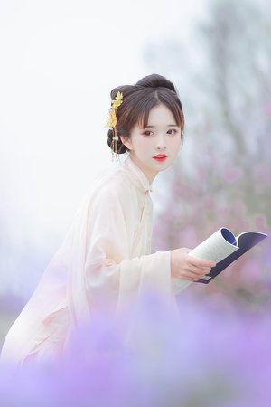 日本美女一丝一不挂图片