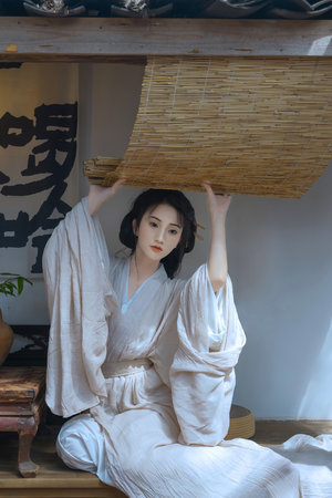 跪爬伺候主人调教室调教