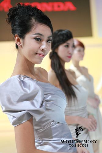 [中字]漂亮的保姆2020