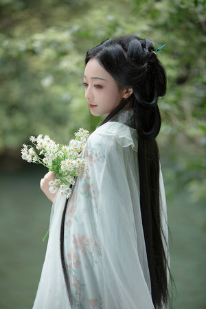 午夜三男两女真女A级免费视频